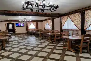 Mini hotel Tur, Dombay