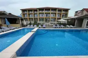 Zolotoy lev Hotel, Pishchane