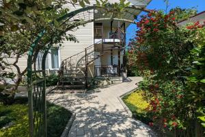 Primorie Guest House, Candripsh