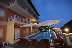 Karos Hotel Llaman, Himare
