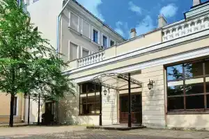 Dvoryi Kapellyi Hotel