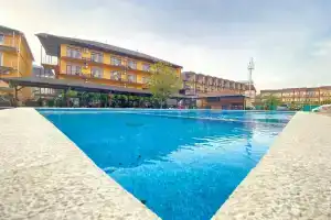 Atlant Hotel, Novomikhaylovsky