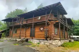 Tri Bogatyrya Guest House, Pushkinskiye Gory