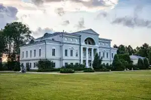 Lesli Hotel, Gerchiki