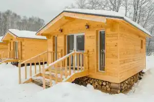 Eko-park Obitaemaya Zemlya Camping, Paratunka