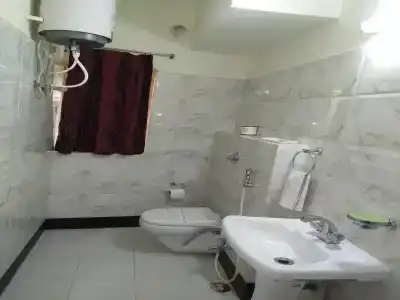 Executive Tower - 29