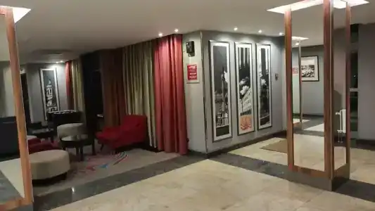 Four Points by Sheraton - 89