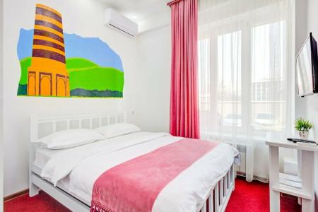 White & Hostel - 12