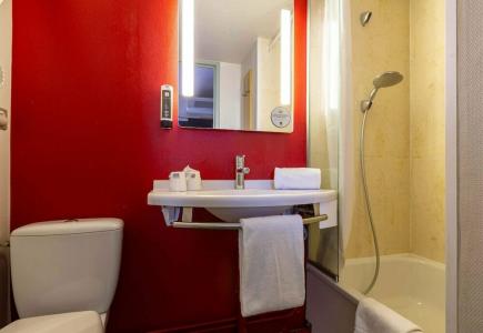 B&B Hôtel Chartres le Forum - 58