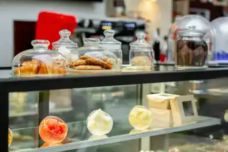 Courtyard by Marriott City Center - 18