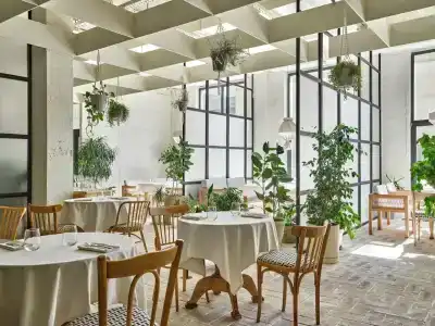 Holiday Inn, an IHG - 37