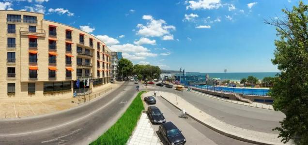 Panorama - Free EV Charging Station - 32