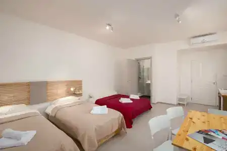 Island Guesthouse - 9