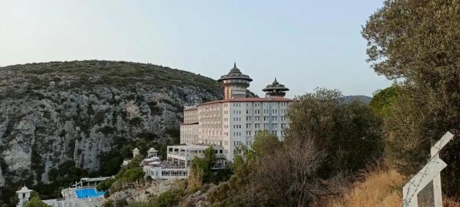 Ladonias Adakule	 - 82