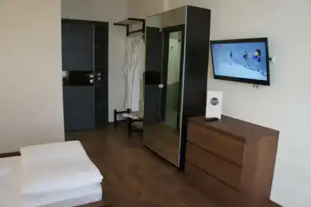 B&B Centre - 92