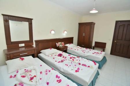 Rose Garden Apart - 36