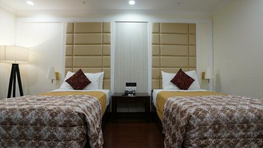 Samrat, New Delhi - 46