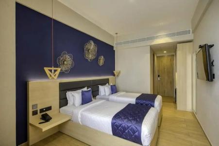 Le Foliage by TGI - 18