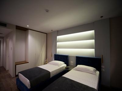 LIGHT - 15