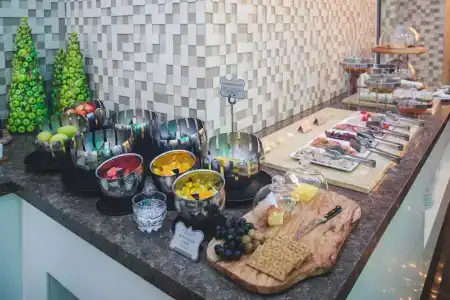 Ramada by Wyndham City Centre - 1