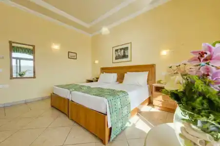 Paradise Bay Resort - 33