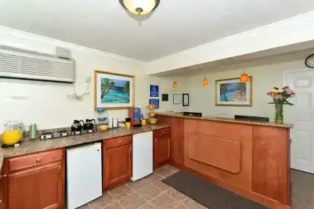 Americas Best Value Inn Bradenton Sarasota - 8