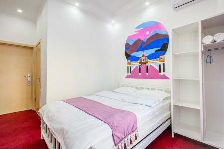 White & Hostel - 16