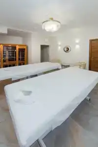 Health Resort Signal - 10