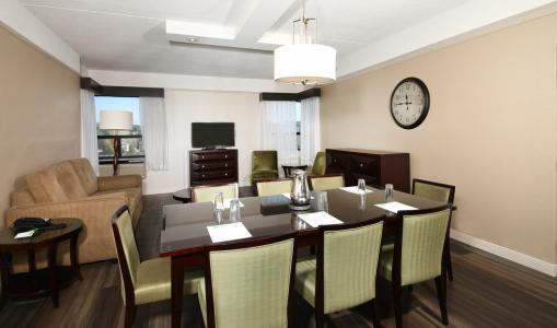 Holiday Inn Windsor - Ambassador Bridge - 27