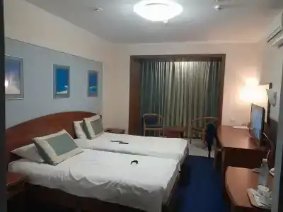 La Vie De Chateau - 18