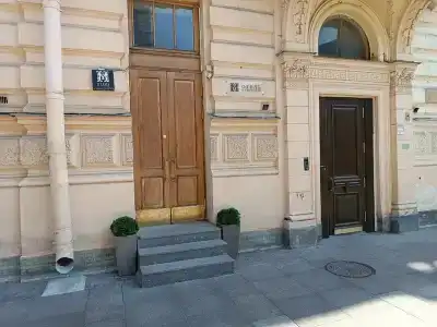 на Моховой - 18