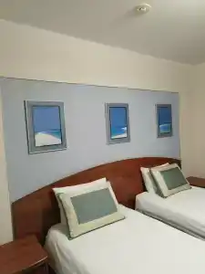 La Vie De Chateau - 24