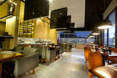Neo Tendean Jakarta by Aston - 71