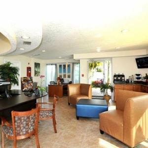 Coconut Cove All-Suite - 6