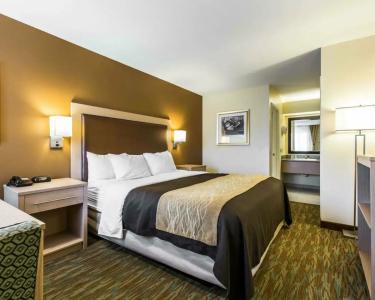 Comfort Inn Boardwalk - 33