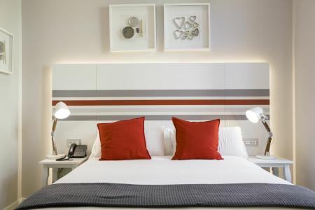 Legazpi Doce Studios Suites - 18