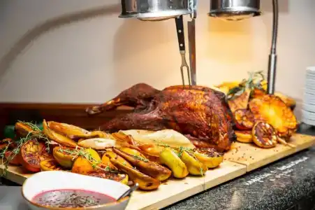 Courtyard by Marriott City Center - 11