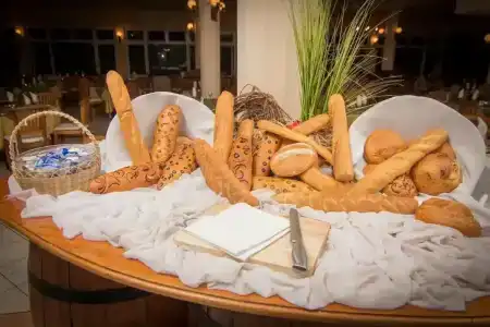 Le Peninsula Bay Beach Resort & Spa - 8