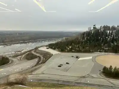 Hilton Garden Inn Riverside - 35