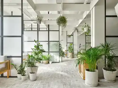 Holiday Inn, an IHG - 14