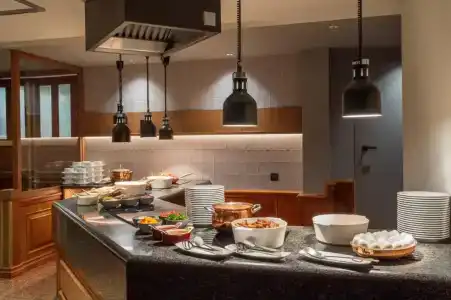 Courtyard by Marriott City Center - 14