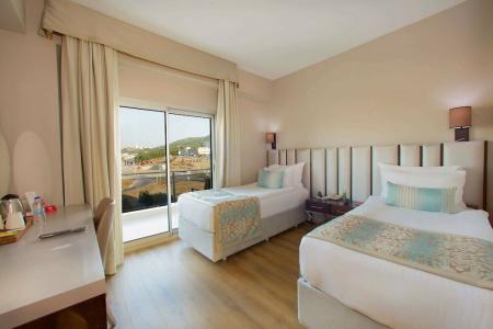 Ramada By Wyndham Soma - 69