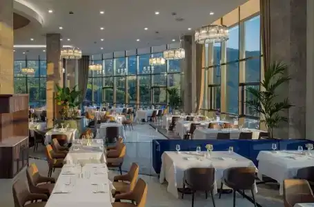 DoubleTree by Hilton - 15