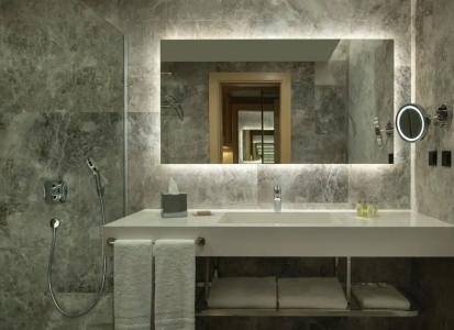 DoubleTree by Hilton - 23