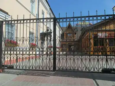 Alesha Popovich Dvor - 34