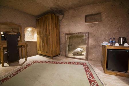 Caldera Cave & Restaurant - 30