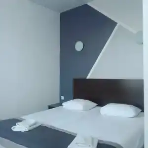 Viktoria - ZURO  - 33