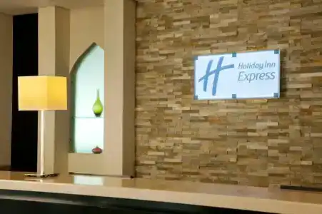 Holiday Inn Express Dubai Internet City, an IHG - 10