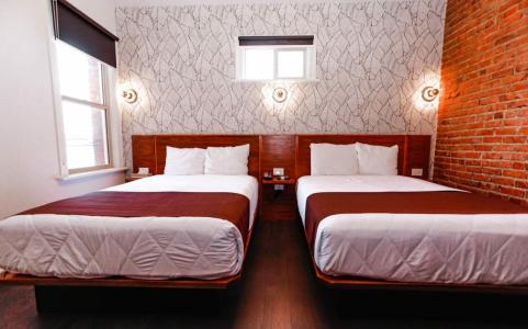 H by H Hospitality - 41