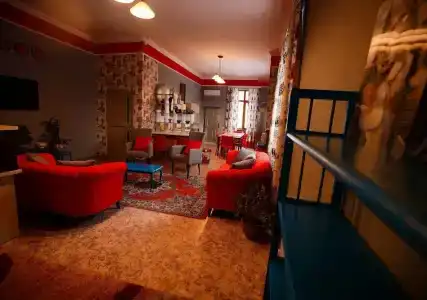 Mountain Road Hostel - 8